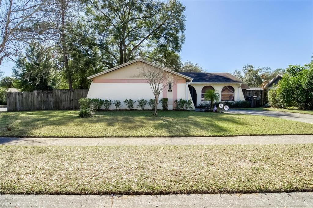 601 HIGHVIEW TER S BRANDON, FL 33510