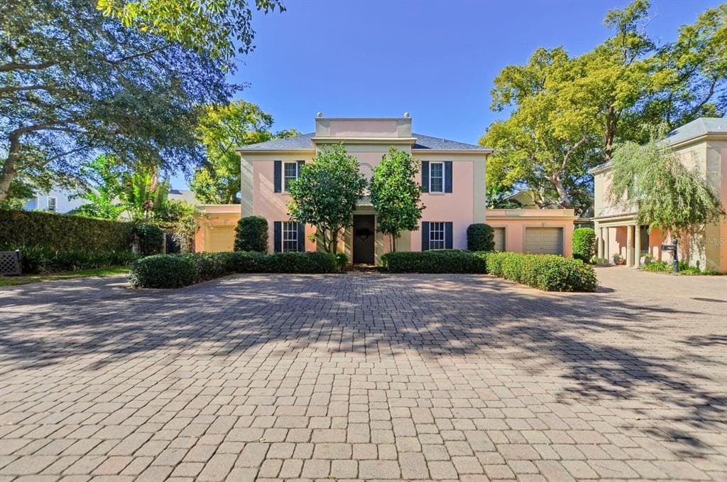 3520 REGENT PARK TAMPA, FL 33629