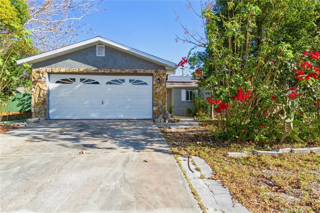 8715 WOODCREST DRIVE PORT RICHEY, FL 34668