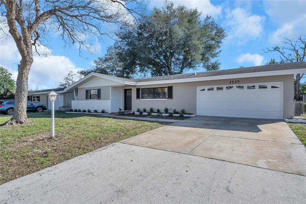 1737 PRINCE PHILIP STREET CLEARWATER, FL 33755