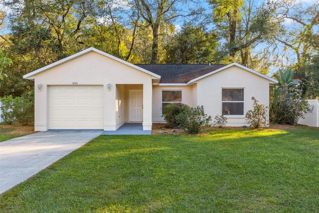 4545 EAGLE RANCH DRIVE ZEPHYRHILLS, FL 33542