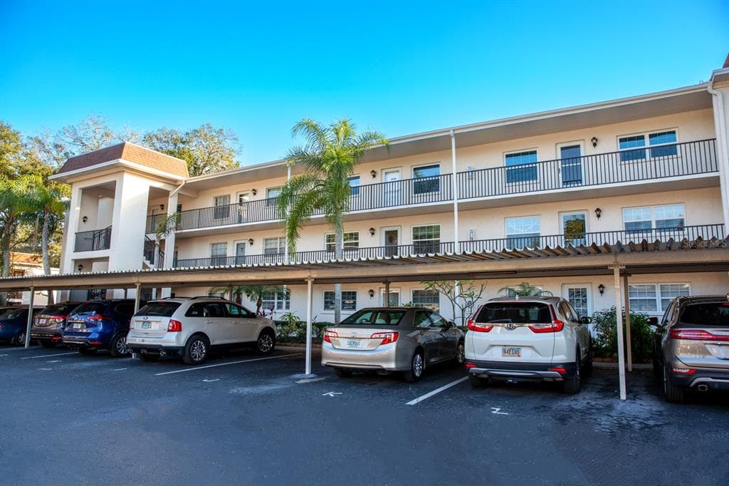 845 MAPLE COURT UNIT 203 DUNEDIN, FL 34698