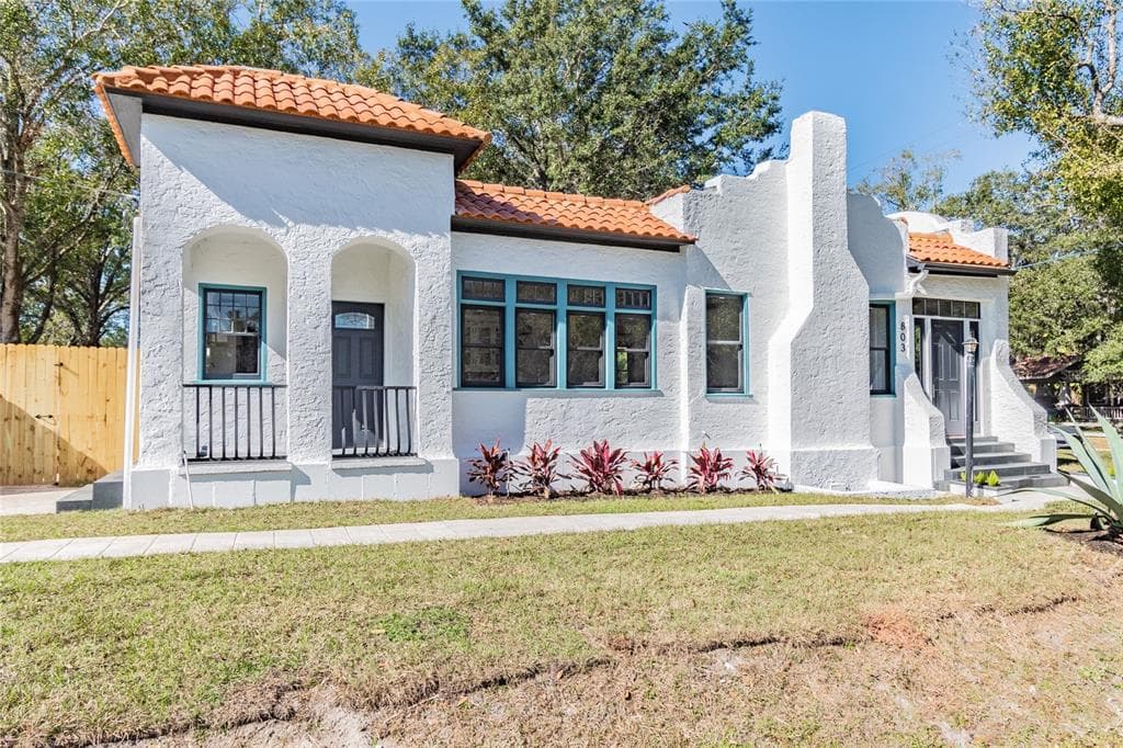 802 W RIVER HEIGHTS AVENUE TAMPA, FL 33603