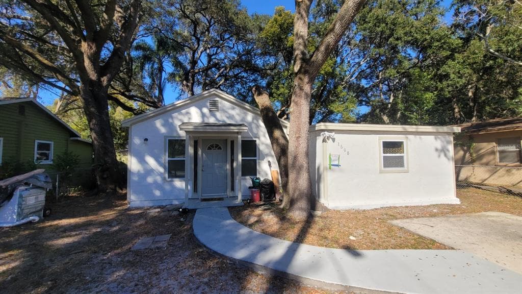 1608 E LINDEN AVENUE TAMPA, FL 33604