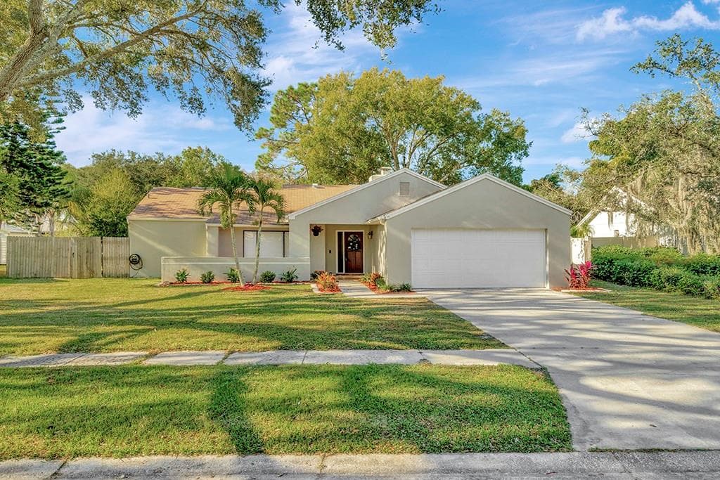12504 TWISTED OAK DRIVE
