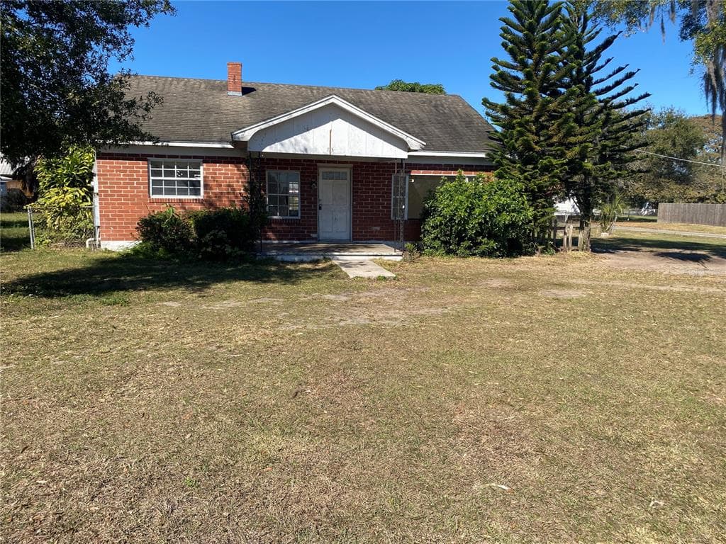 83 N 2ND STREET EAGLE LAKE, FL 33839