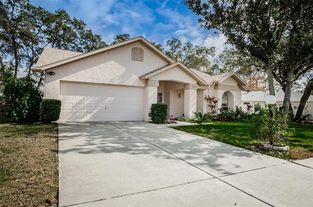 10800 FALLEN LEAF LANE PORT RICHEY, FL 34668