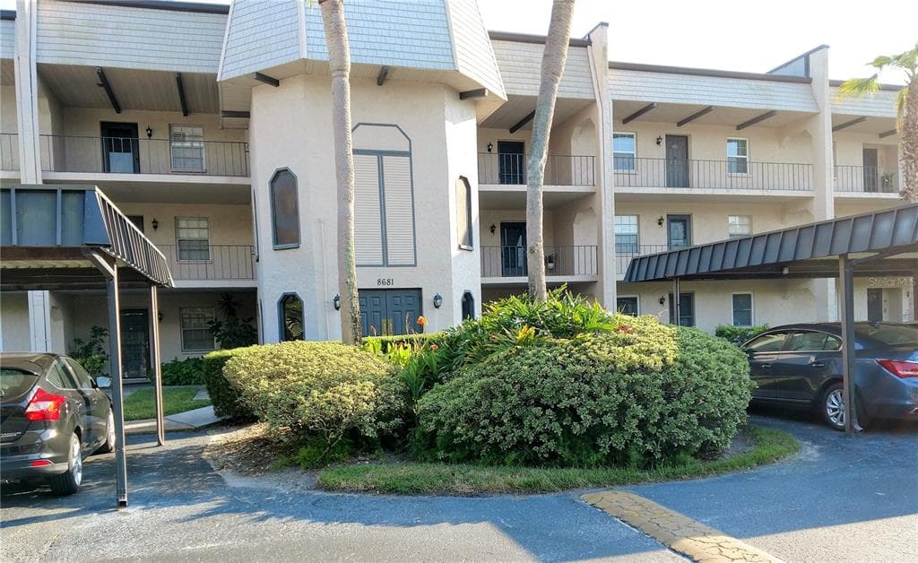 8681 BARDMOOR BOULEVARD UNIT 105C SEMINOLE, FL 33777