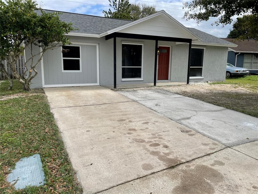 7942 AVENAL LOOP NEW PORT RICHEY, FL 34655