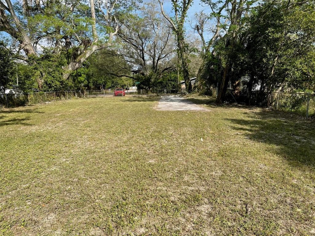 11404 MARSHALL ROAD THONOTOSASSA, FL 33592