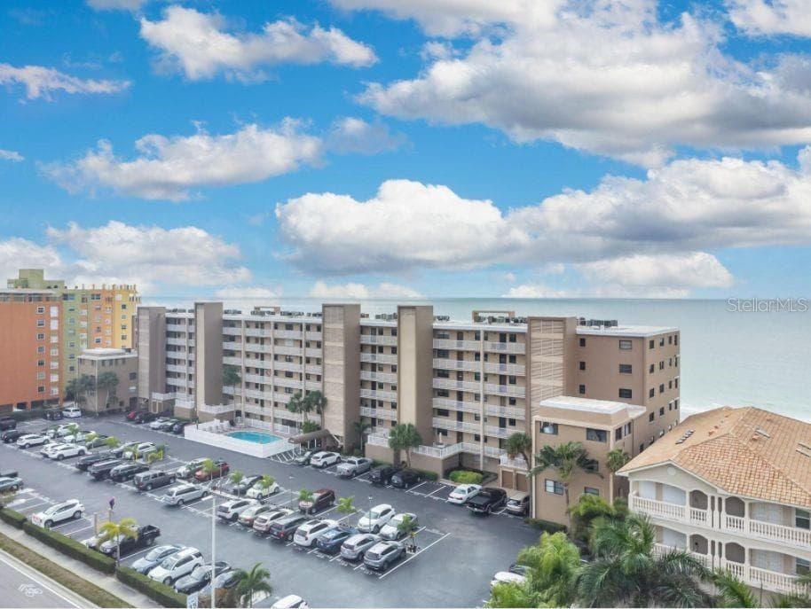 18650 GULF BOULEVARD UNIT 305 INDIAN SHORES, FL 33785