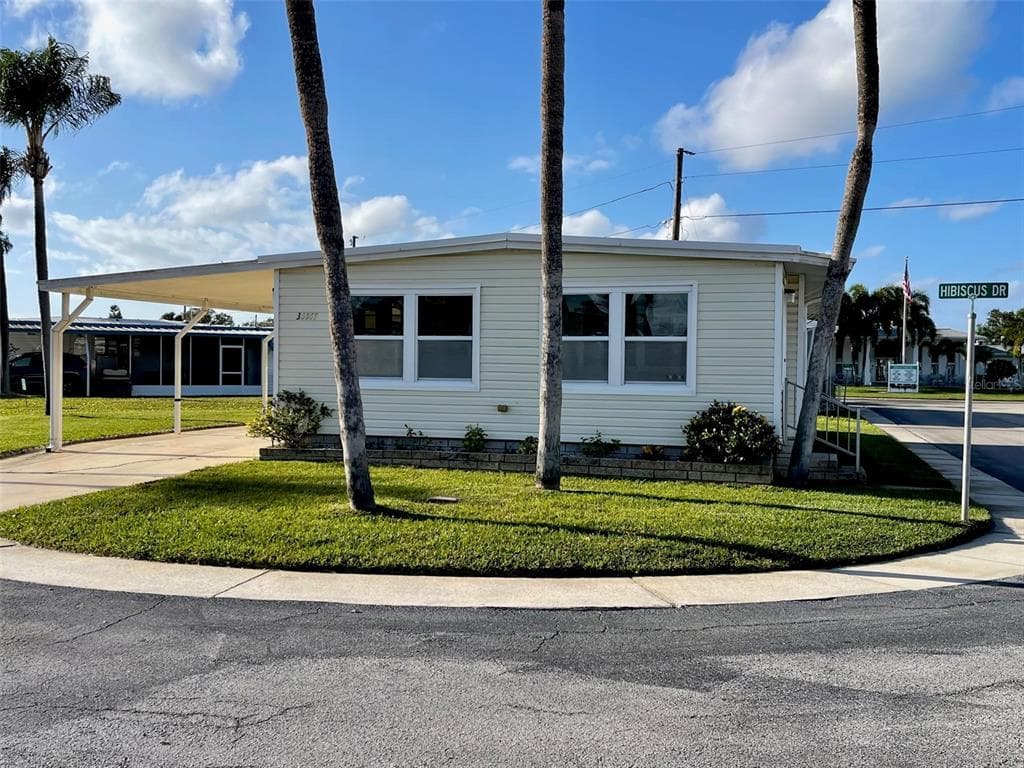 34447 HIBISCUS DRIVE N PINELLAS PARK, FL 33781