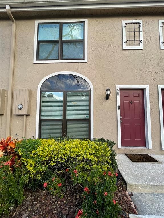 607 CASA PARK COURT E UNIT D WINTER SPRINGS, FL 32708