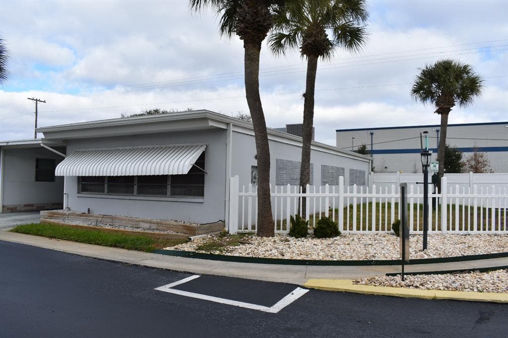 250 ROSERY ROAD NW UNIT 207