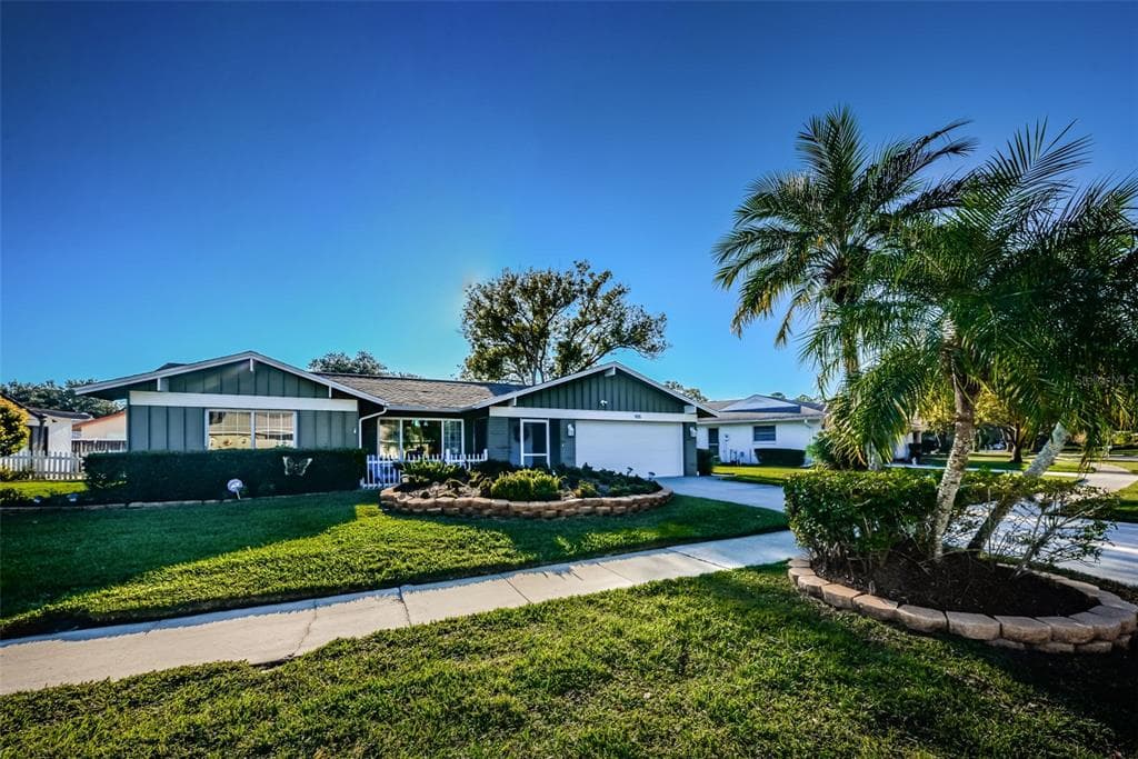 905 ANCHORAGE LANE