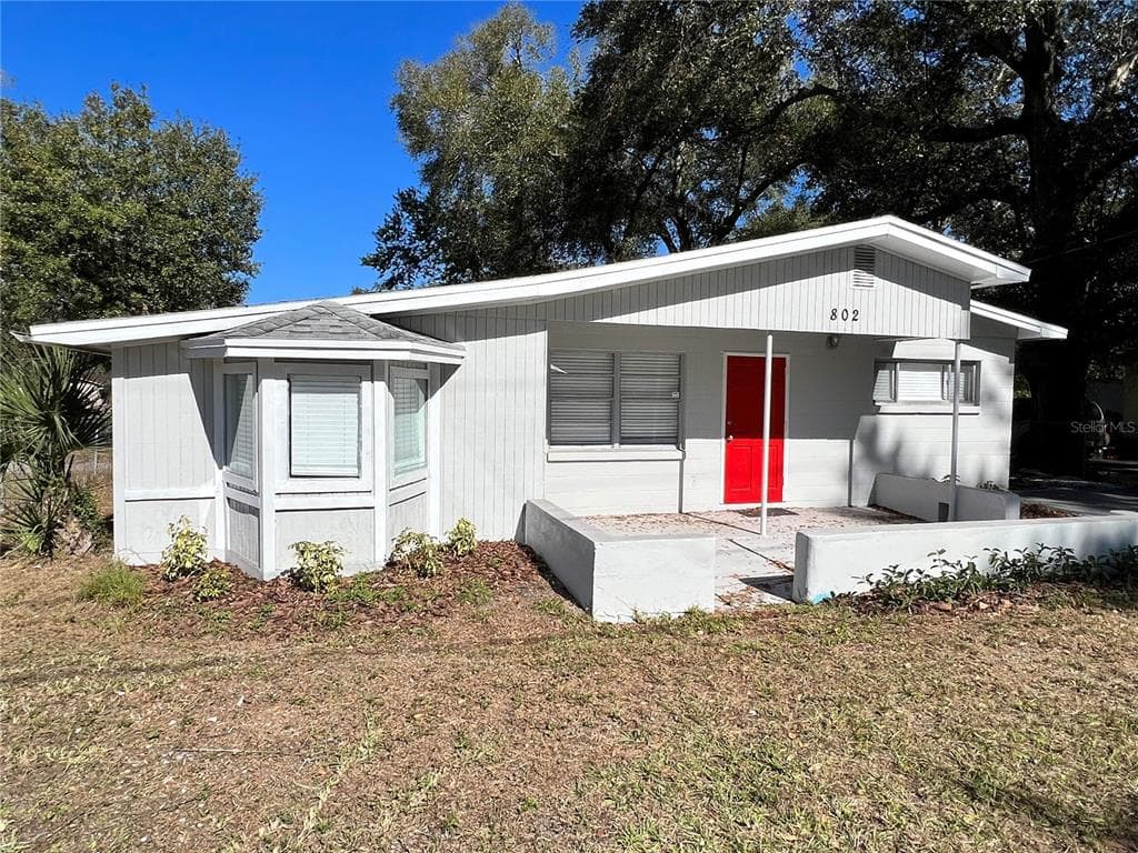 802 E LOTUS AVENUE TAMPA, FL 33612