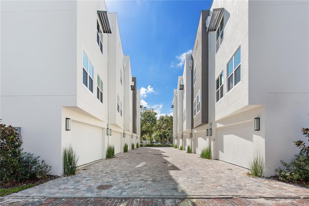 113 5TH AVENUE N ST PETERSBURG, FL 33701