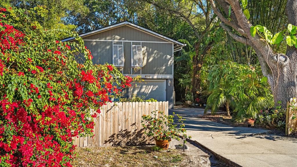 6711 RIVER ROAD TAMPA, FL 33615
