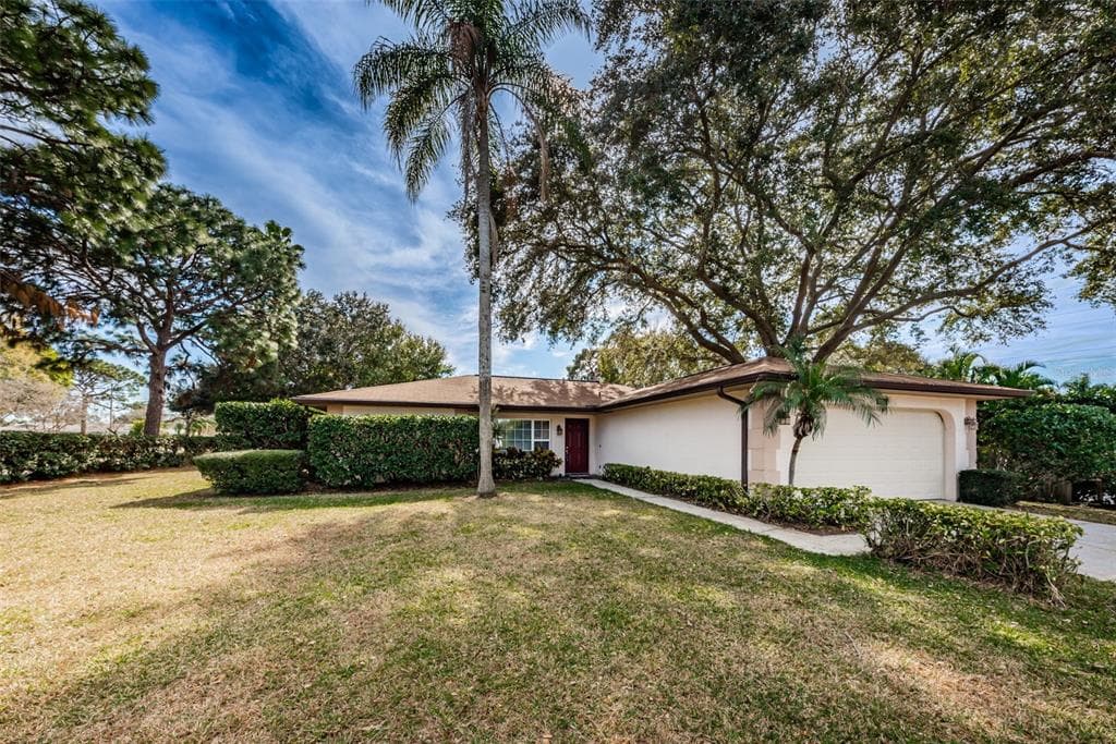 2641 GLENEAGLES DRIVE CLEARWATER, FL 33761