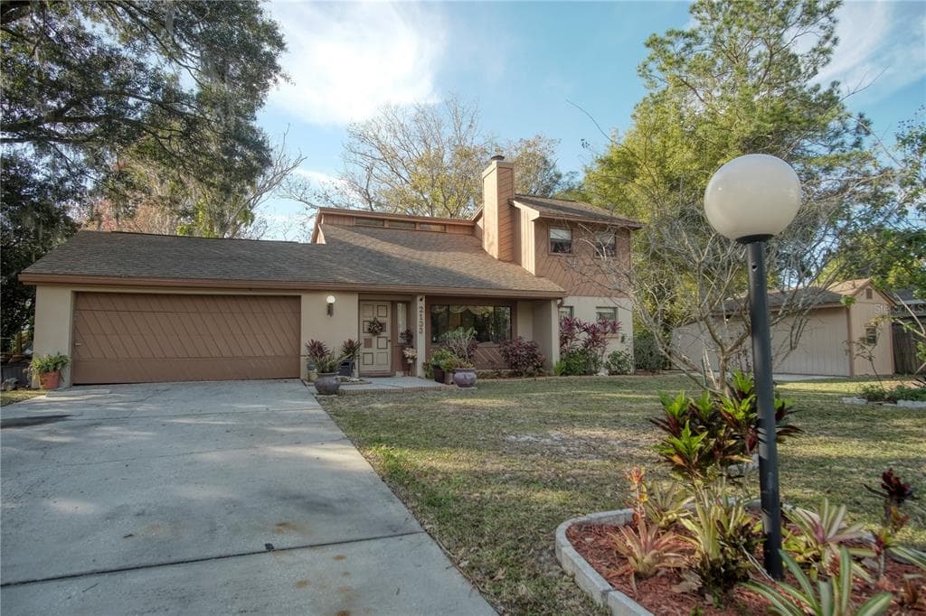 2133 LINDA LANE LUTZ, FL 33558