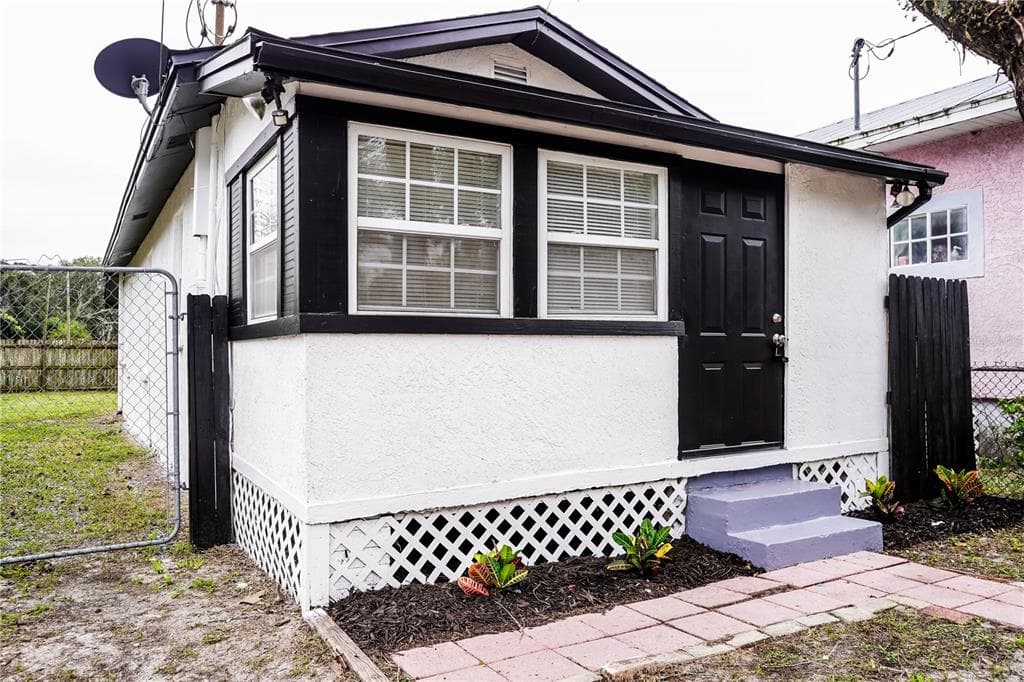 3501 E GENESEE STREET TAMPA, FL 33610