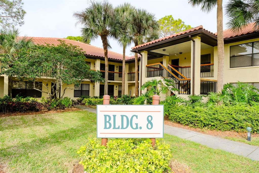 808 HAMMOCK PINE BOULEVARD UNIT 808 CLEARWATER, FL 33761
