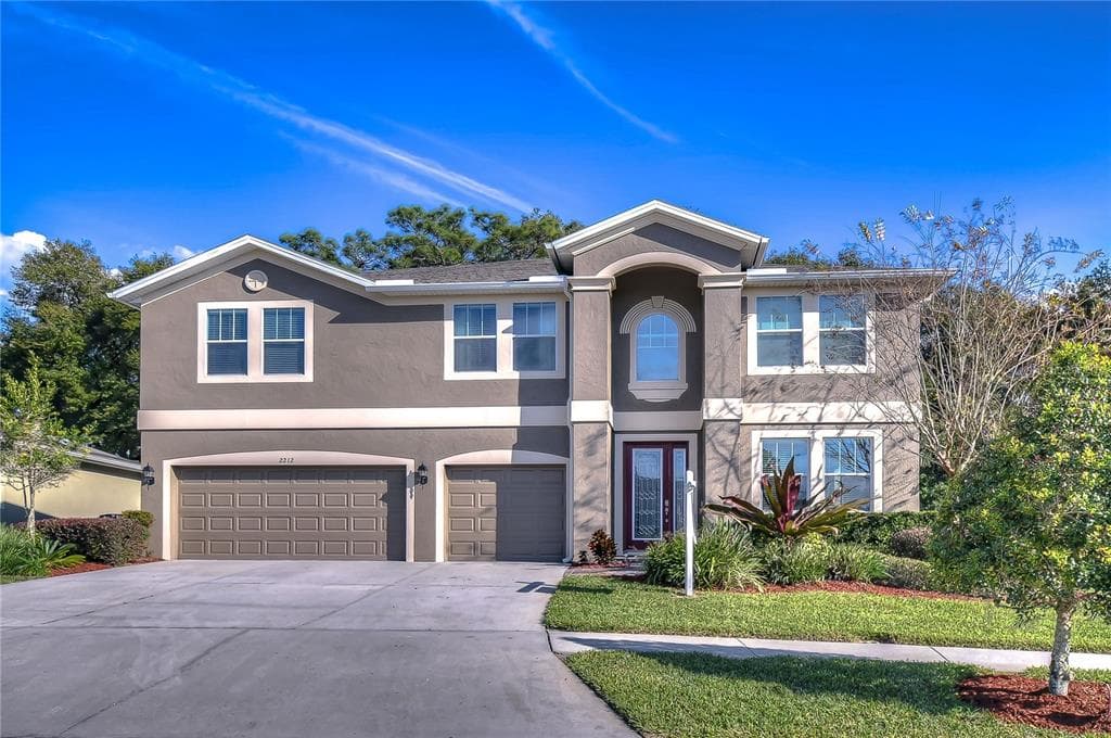 2212 VALTERRA VISTA WAY VALRICO, FL 33594