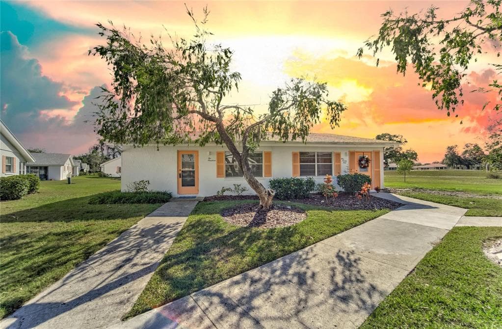 1902 ANDOVER STREET UNIT 200 SUN CITY CENTER, FL 33573