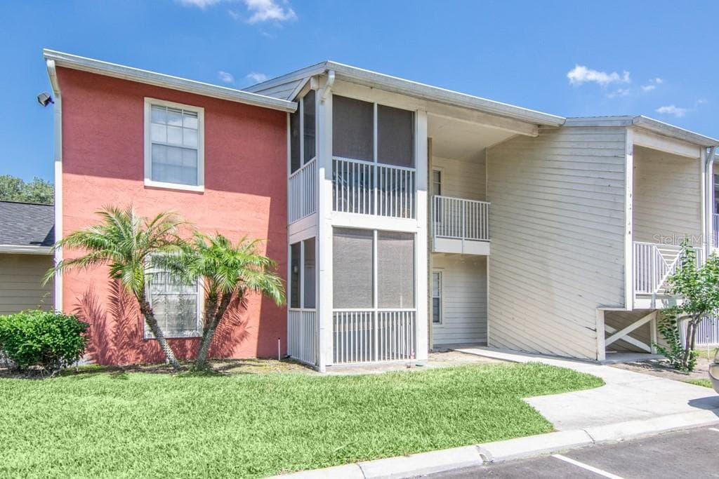 803 LAKE HAVEN SQUARE UNIT 102 BRANDON, FL 33511