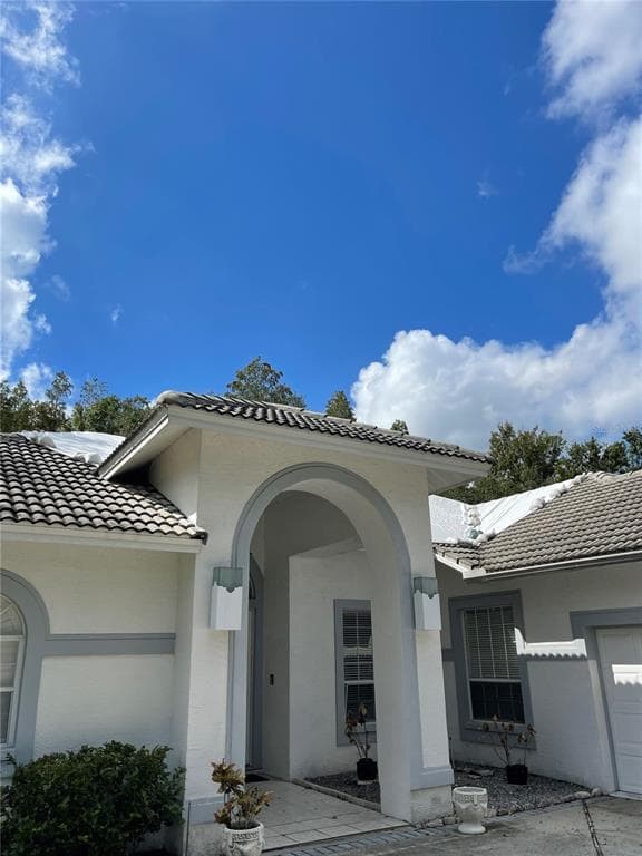 6135 SAVOY CIRCLE LUTZ, FL 33558