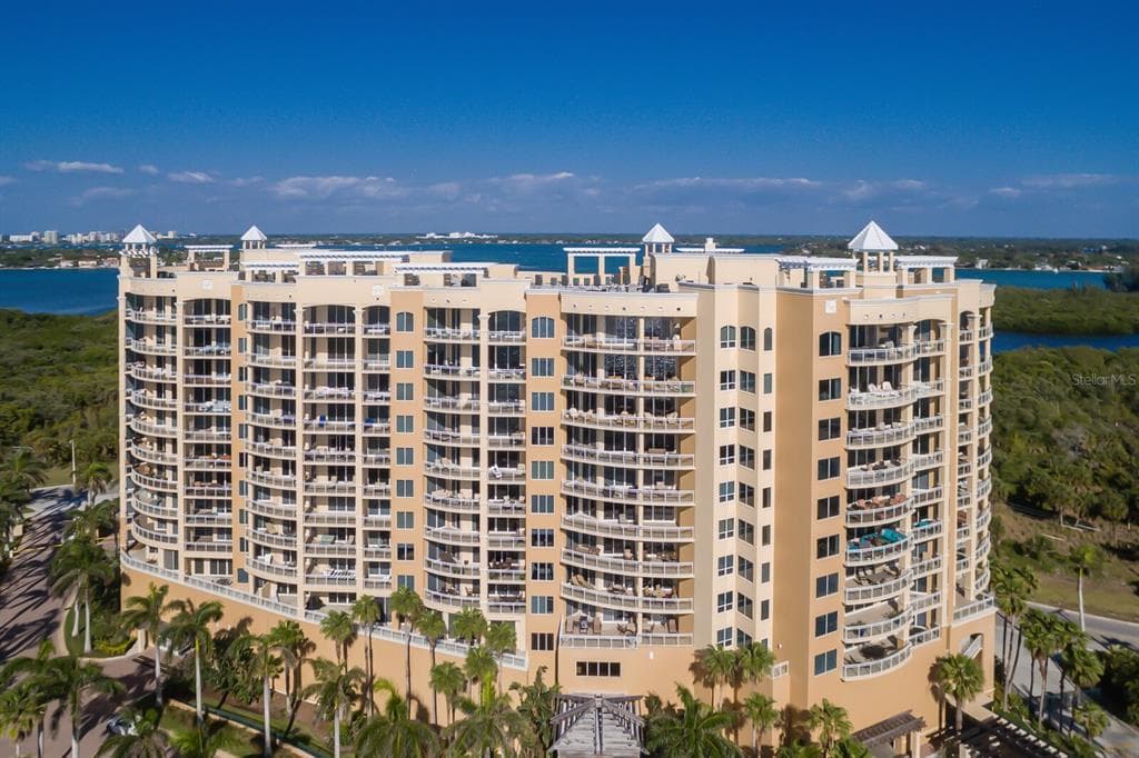 1300 BENJAMIN FRANKLIN DRIVE UNIT 304 SARASOTA, FL 34236
