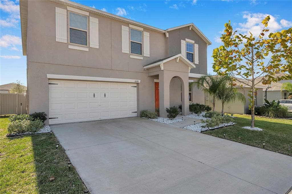 10520 STRAWBERRY TETRA DRIVE