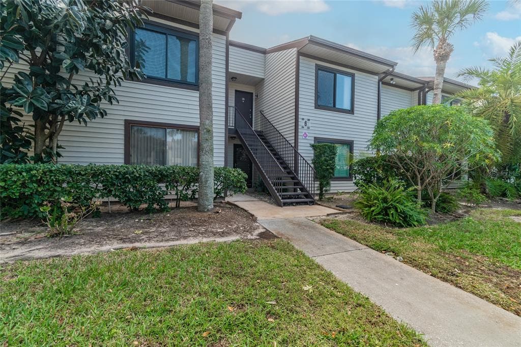 386 MOORINGS COVE DRIVE UNIT 6F TARPON SPRINGS, FL 34689