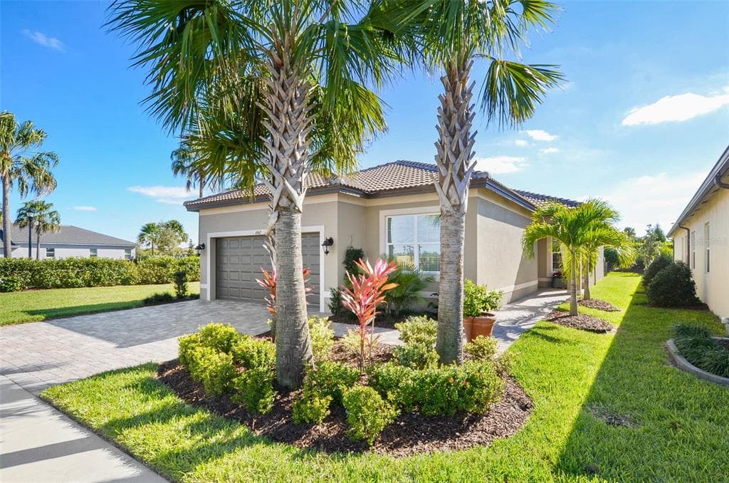 4947 SEVILLA SHORES DRIVE WIMAUMA, FL 33598