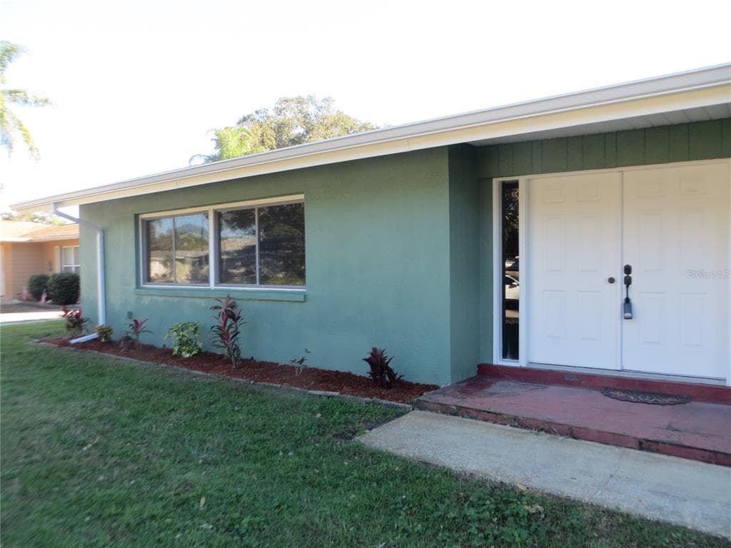13376 87TH PLACE SEMINOLE, FL 33776