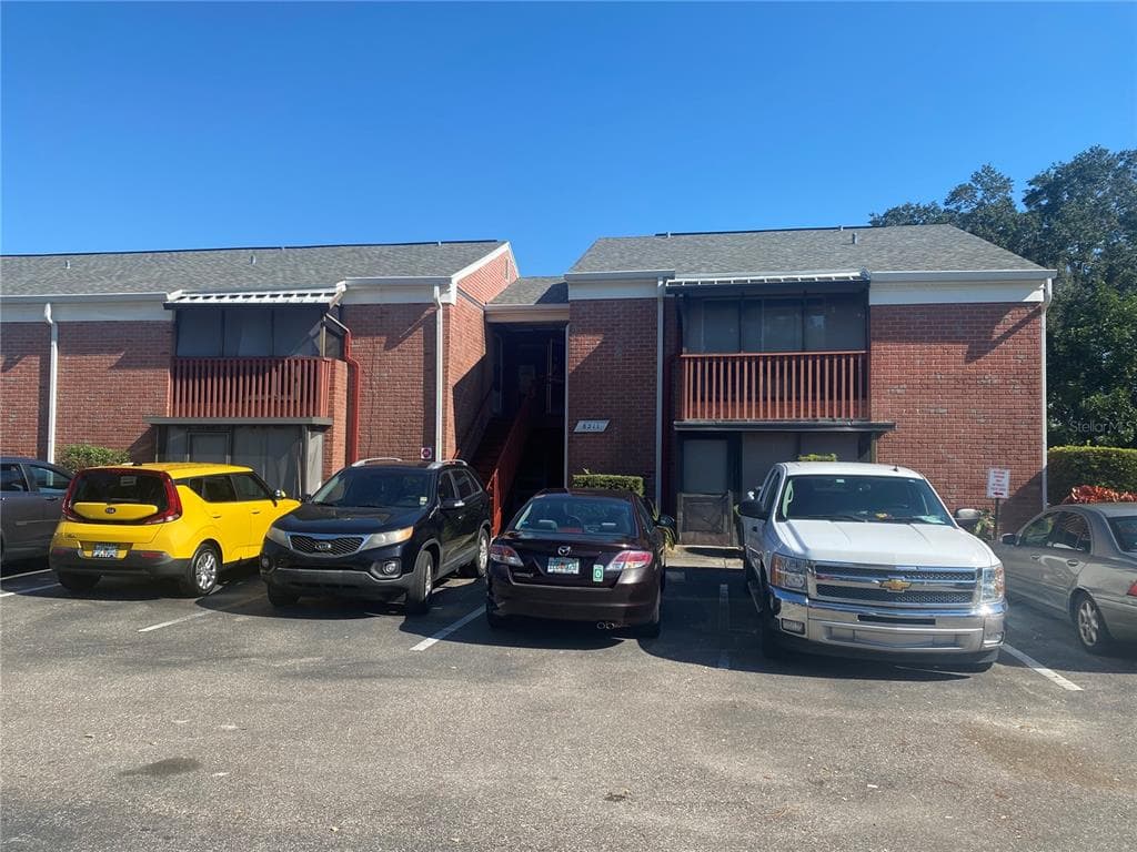 8211 12TH WAY N UNIT F ST PETERSBURG, FL 33702