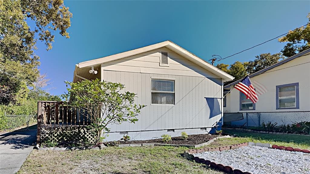 1035 N MADISON AVENUE CLEARWATER, FL 33755