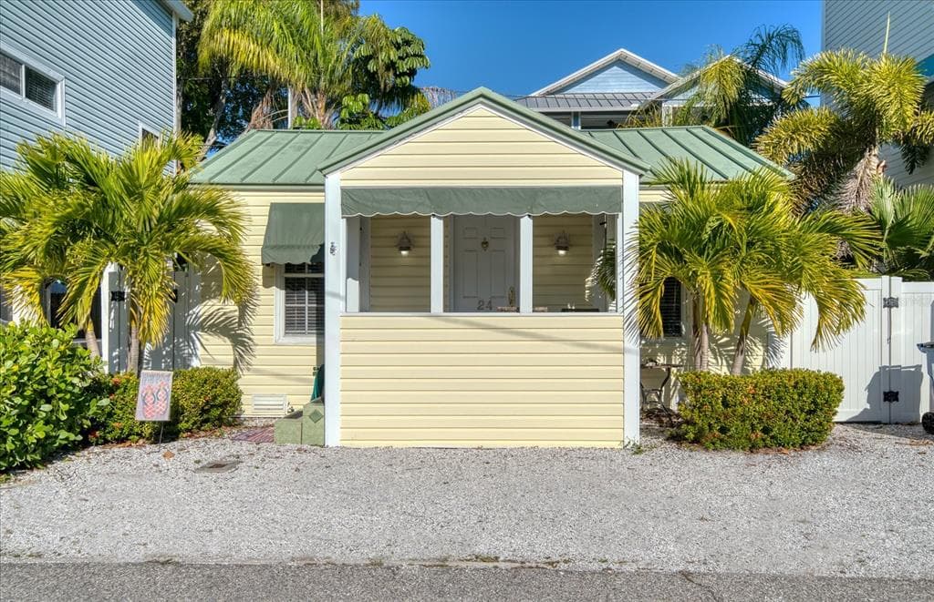 24 80TH TERRACE TREASURE ISLAND, FL 33706