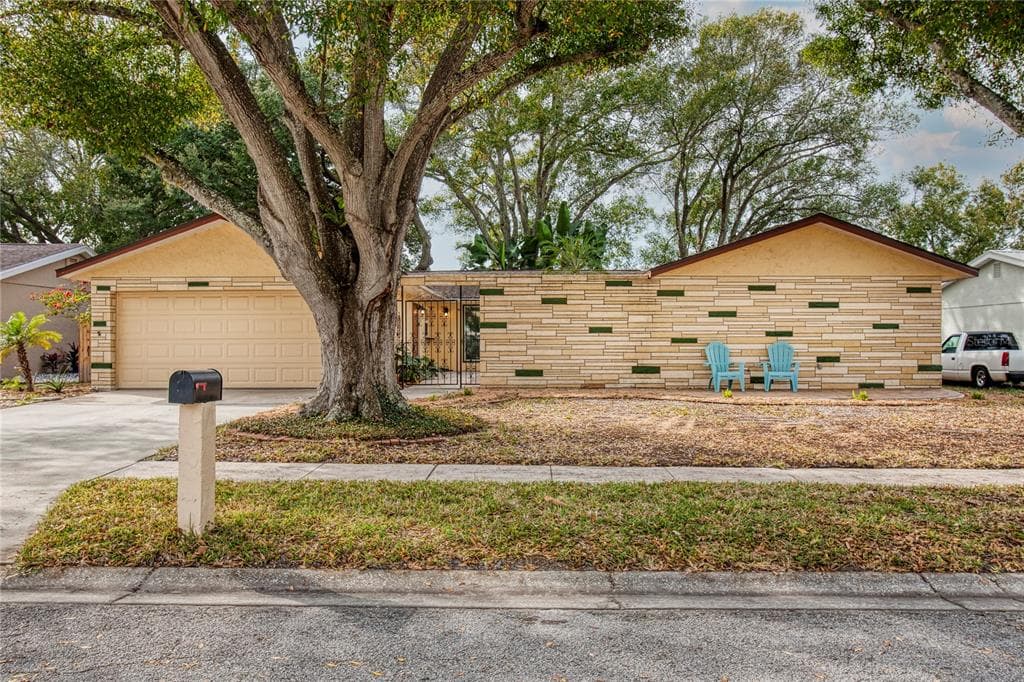 2028 58TH WAY N CLEARWATER, FL 33760