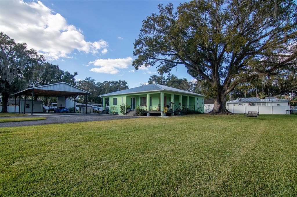1615 LENNA AVENUE SEFFNER, FL 33584