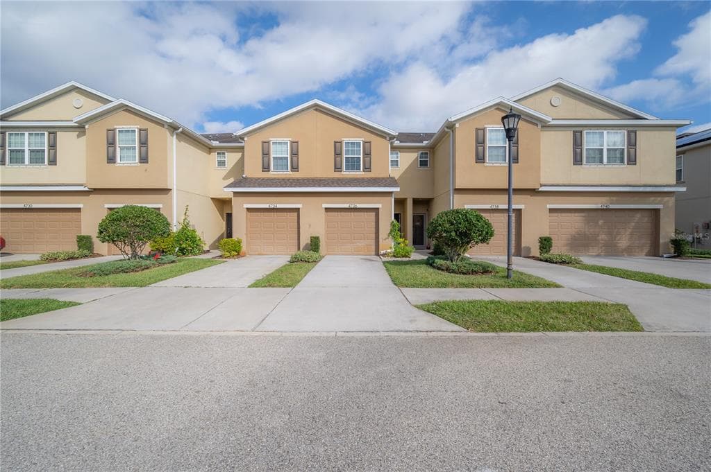 4736 WHITE SANDERLING COURT TAMPA, FL 33619