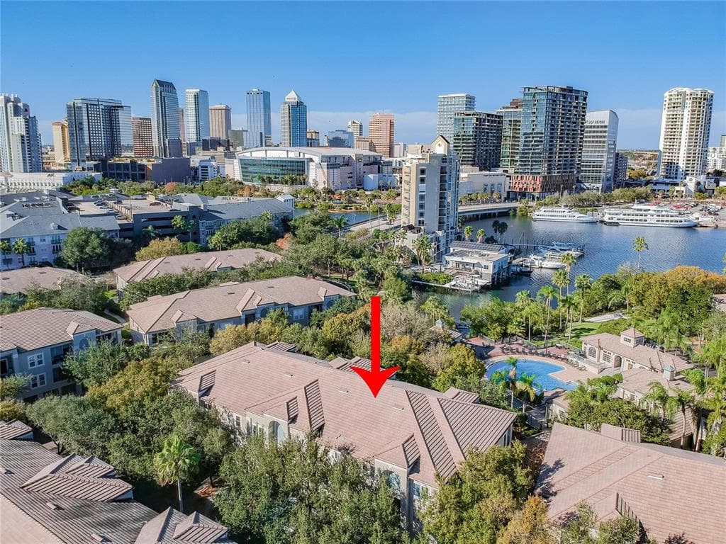608 TROPICAL BREEZE WAY TAMPA, FL 33602