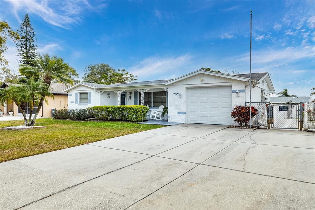 5318 BLUEJAY DRIVE HOLIDAY, FL 34690
