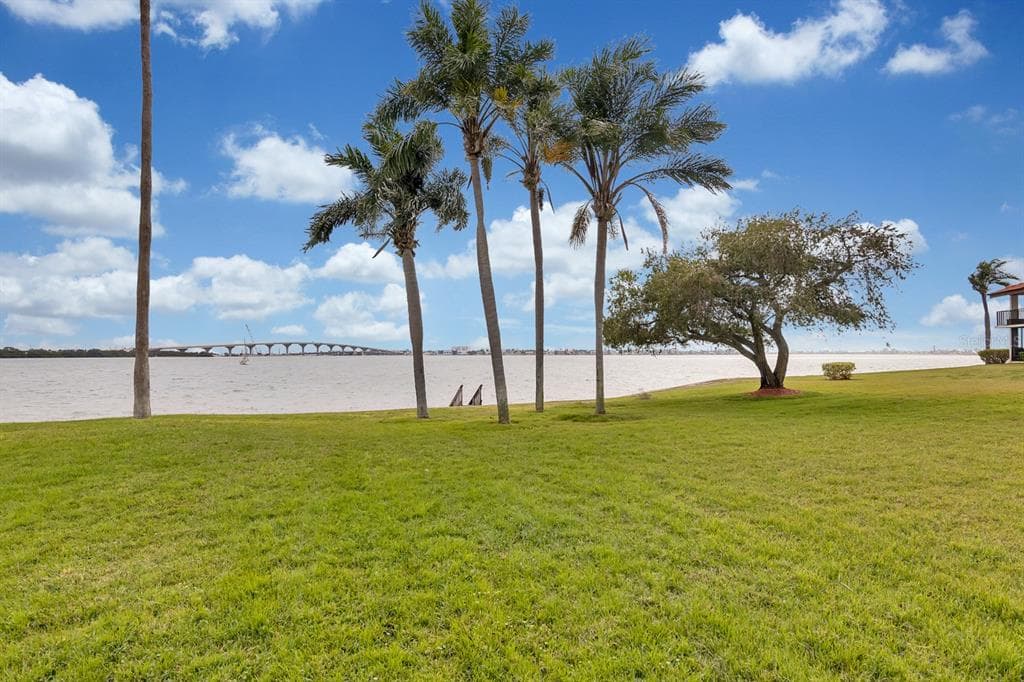 6291 BAHIA DEL MAR CIRCLE UNIT 102 ST PETERSBURG, FL 33715