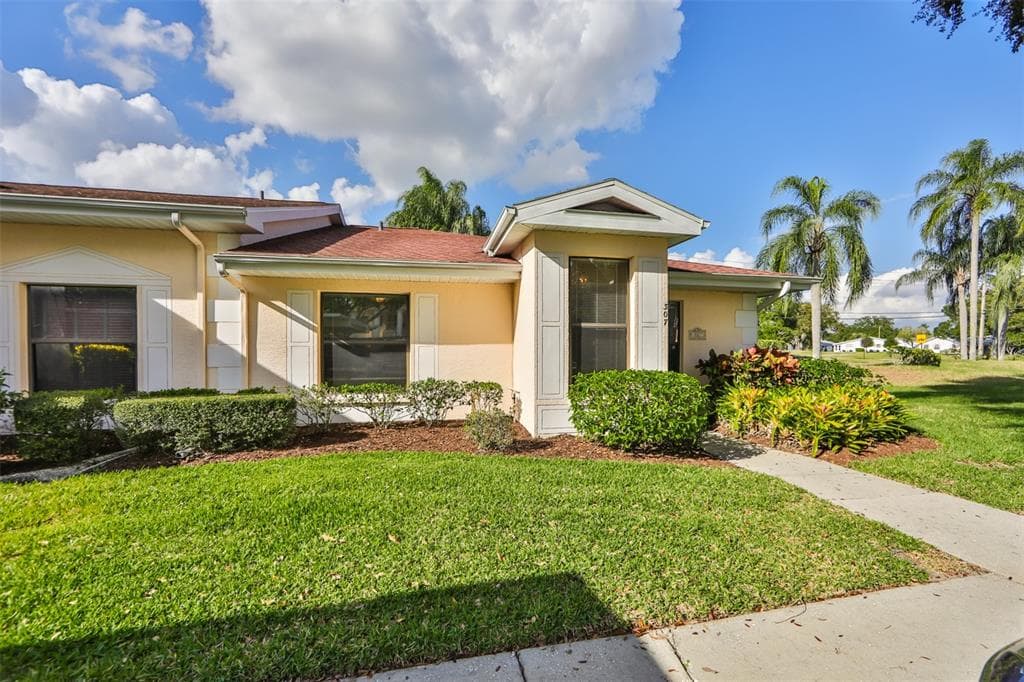 307 KELSEY WAY UNIT 307 SUN CITY CENTER, FL 33573