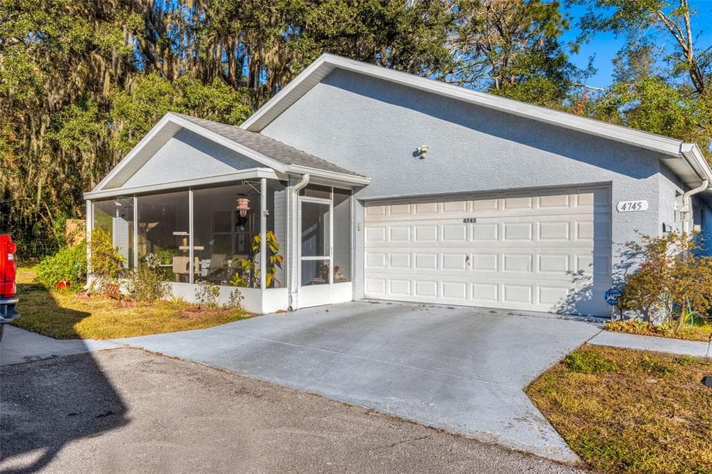 4745 SILVER CIRCLE ZEPHYRHILLS, FL 33541