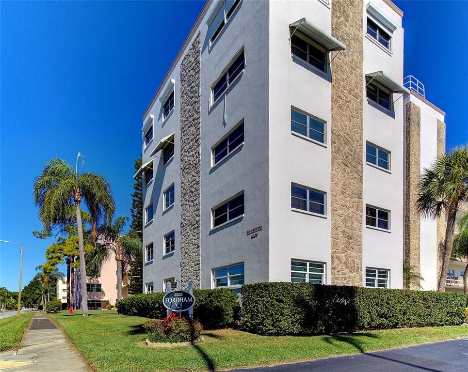5603 80TH STREET N UNIT 415 ST PETERSBURG, FL 33709