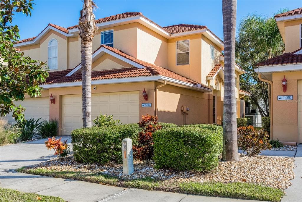1437 RIDGE TERRACE TARPON SPRINGS, FL 34689