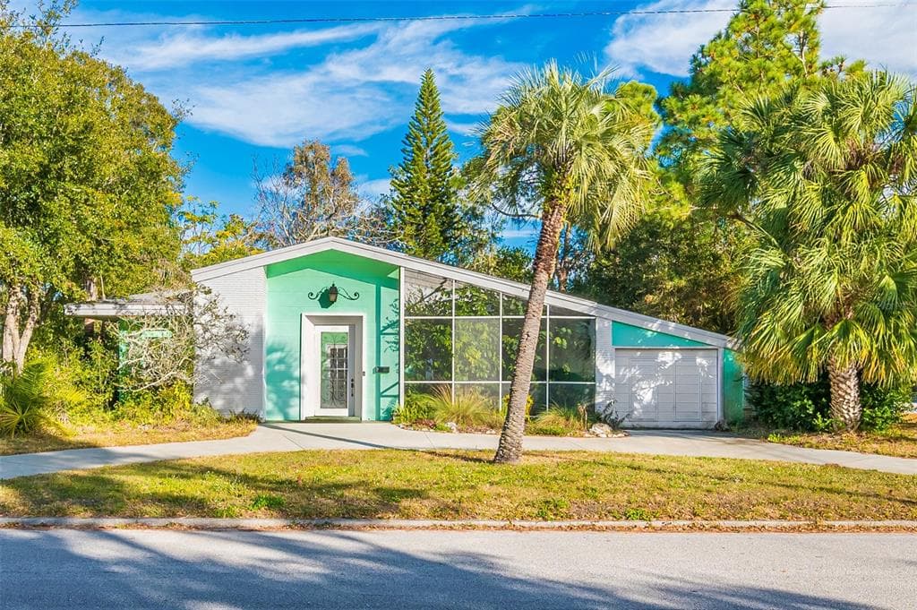 219 S JUPITER AVENUE CLEARWATER, FL 33755