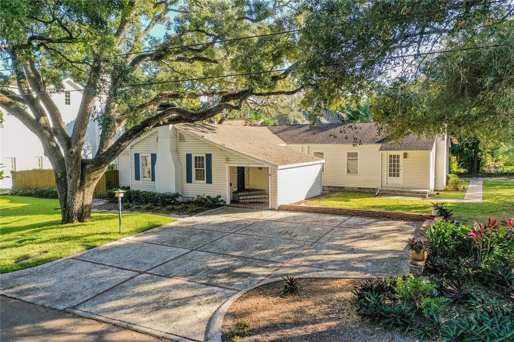2918 W BAY VILLA AVENUE TAMPA, FL 33611